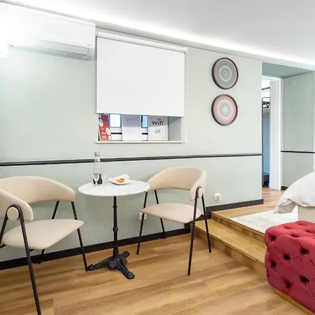 Camoes Lounge W/courtyard Lisbon